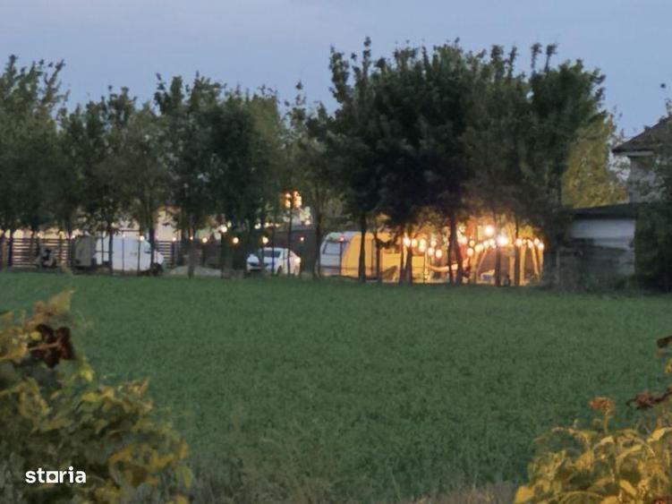 Teren de 450 mp, în Coteana