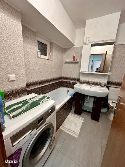 Apartament cu 3 camere decomandat în Obor