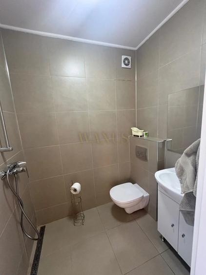 Casă individuală cu 5 camere cu Canalizare în Dâmbul Rotund