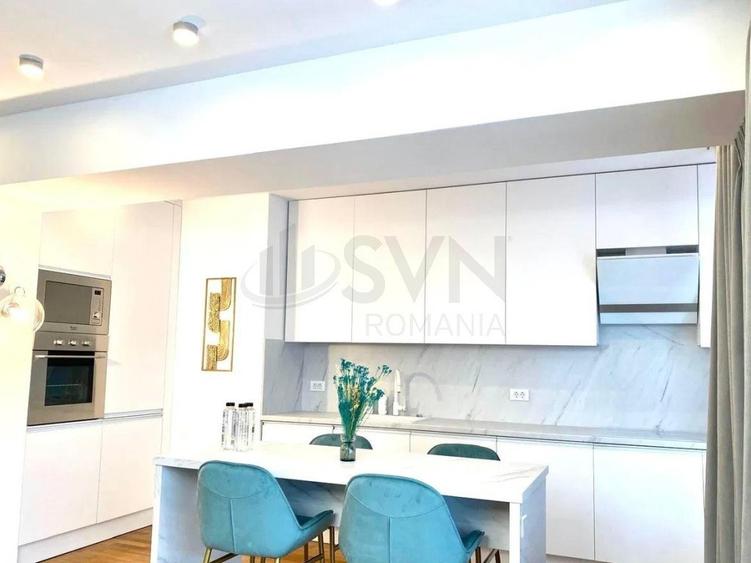 Apartament cu 3 camere semidecomandat în Pipera