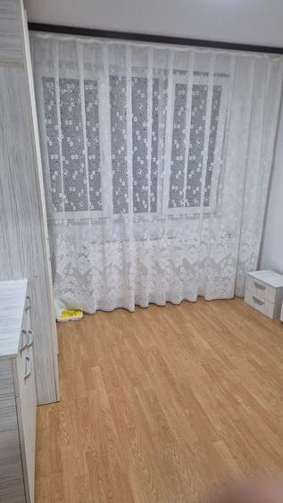 Apartament cu 3 camere decomandat, mobilat în Brâncoveanu