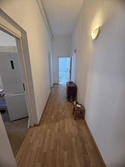 Apartament cu 2 camere semidecomandat în Runcu