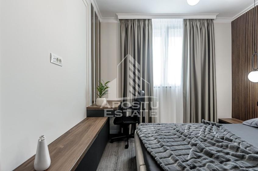 Apartament cu 3 camere decomandat, mobilat în Polivalentă