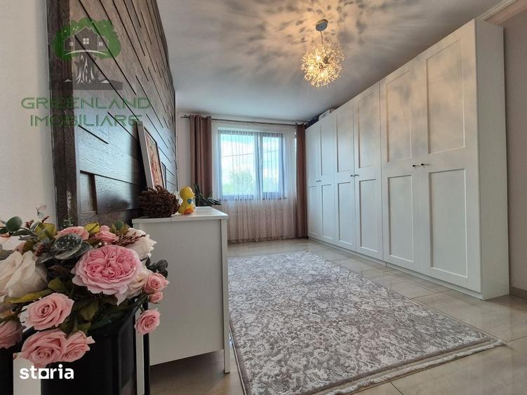 Casă cu 4 camere cu Teren 330 Mp în Bucium