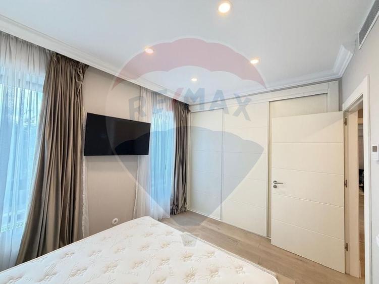 Apartament cu 4 camere decomandat, mobilat în Iancu Nicolae