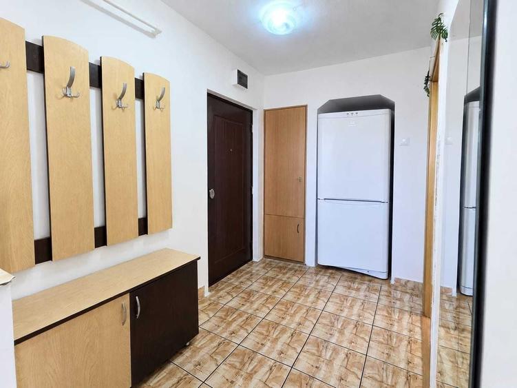 Apartament cu 2 camere decomandat în Exterior Vest