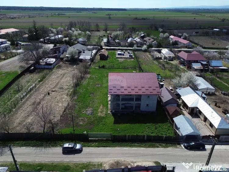 Casă cu 7 camere cu Teren 1025 Mp în Ciușlea