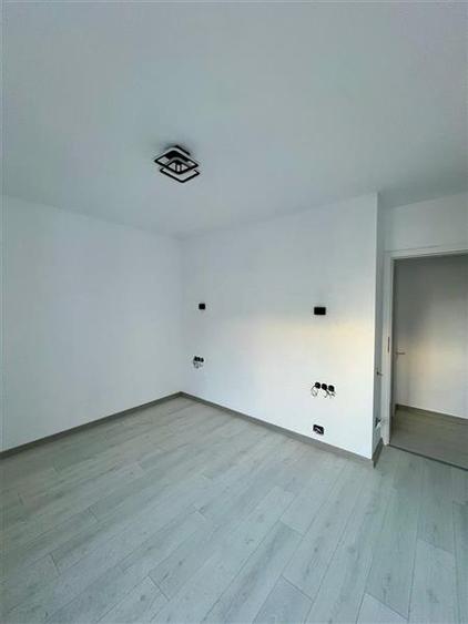 Apartament cu 3 camere semidecomandat în Someșeni