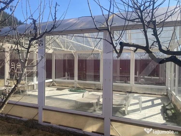 Casă cu 7 camere cu Teren 2000 Mp în Central