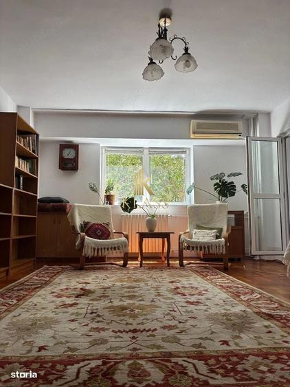 Apartament cu 3 camere decomandat în Calea Călărașilor