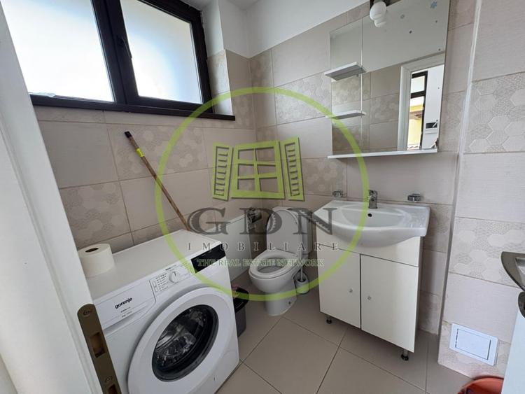 Casă individuală cu 4 camere cu Canalizare în Cârcea