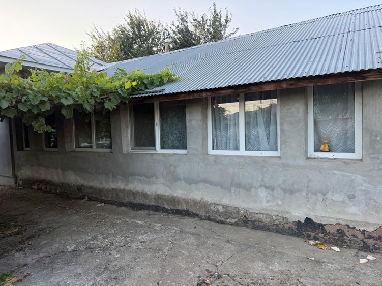 Casă cu 4 camere în Cuza Vodă