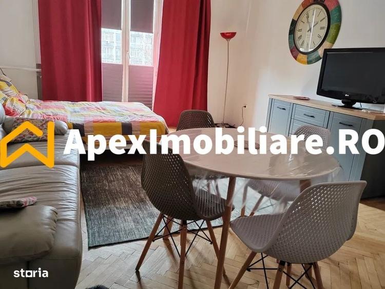 Garsonieră decomandată în P-ța Romană