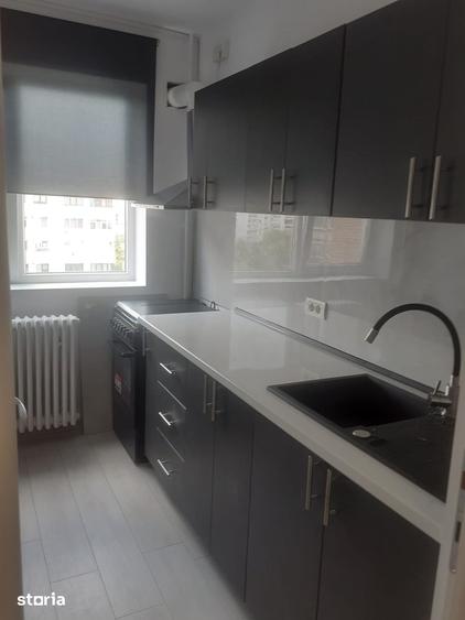 Apartament cu 2 camere decomandat în Titan