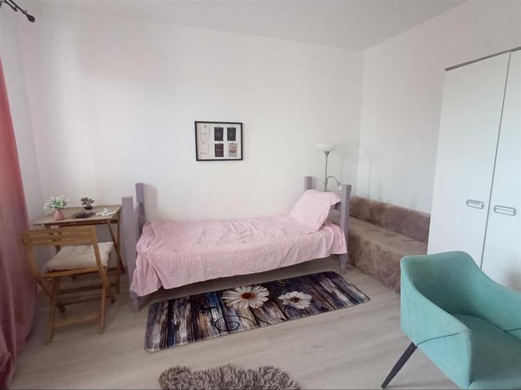 Apartament cu 2 camere nedecomandat în Podu Roș