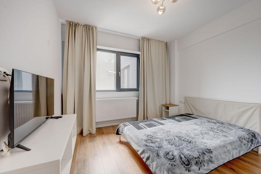 Penthouse cu 2 camere decomandat, mobilat în Apărătorii Patriei