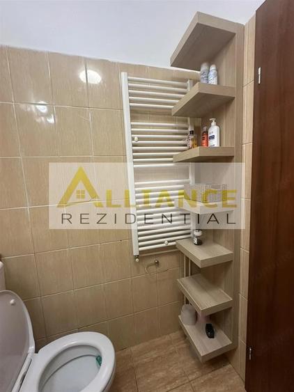 Garsonieră decomandată în Titan