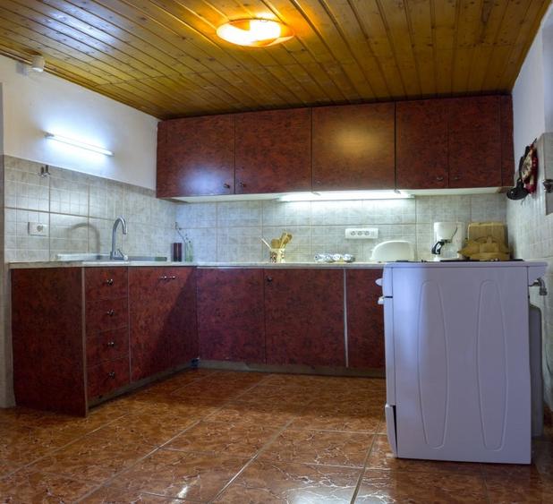 Casă individuală cu 4 camere cu Teren 1294 Mp în Tâncăbești