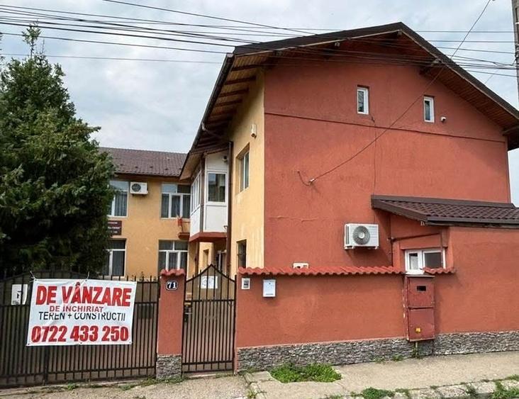 Casă cu 8 camere cu Canalizare în Micro 6