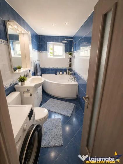 Apartament cu 3 camere decomandat în Calea București