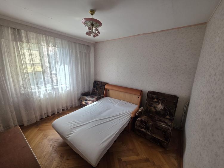 Apartament cu 2 camere decomandat în Calea București