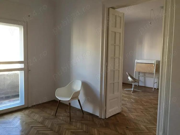 Apartament cu 4 camere decomandat în Central