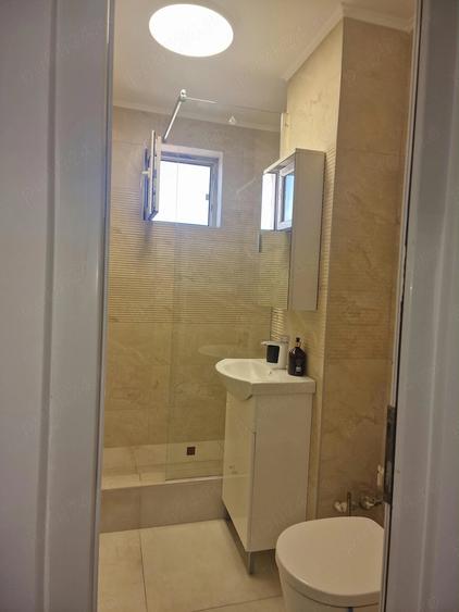 Apartament cu 3 camere decomandat în Micro 5