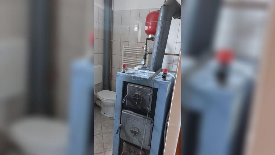 Casă cu 3 camere cu Garaj în Mărgău