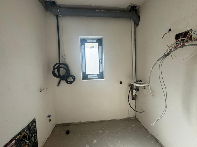 Duplex cu 6 camere cu Canalizare în Florești