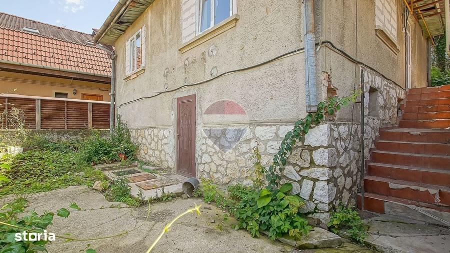 Casă cu 4 camere în Centrul Civic