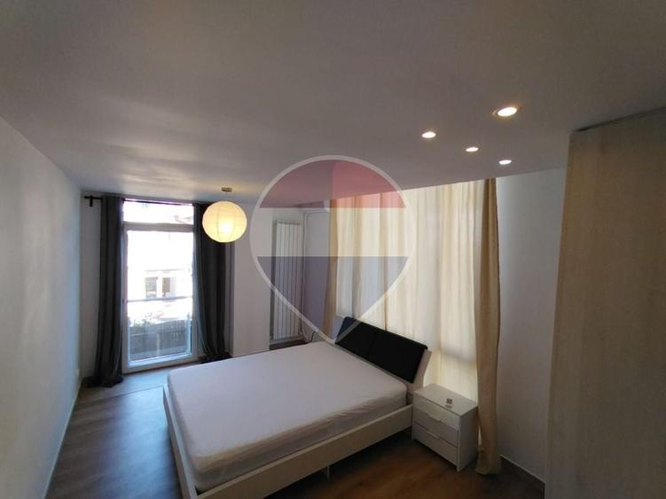 Apartament cu 3 camere, mobilat în Central