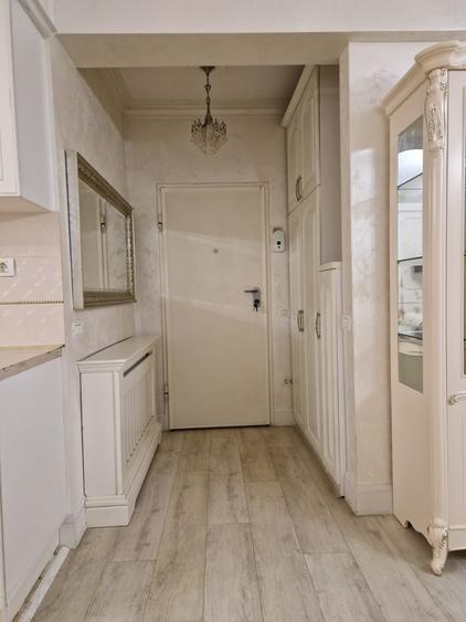 Apartament cu 3 camere, mobilat în Nerva Traian