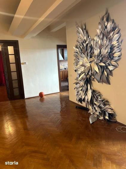 Apartament cu 5 camere în Centrul Civic