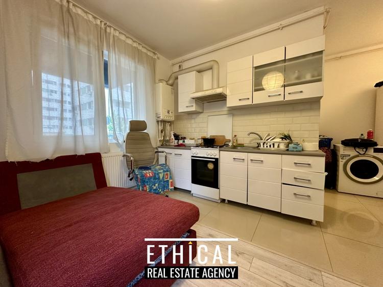 De vanzare Studio decomandat, spatios –  Militari Residence - 1