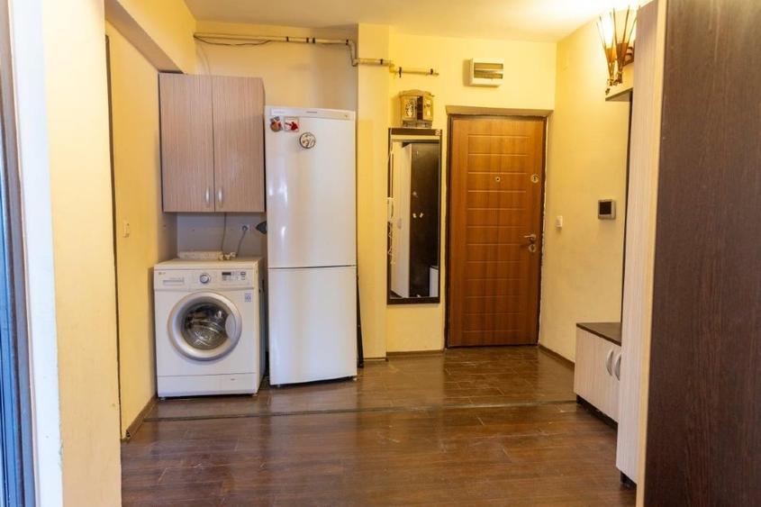 Apartament cu 3 camere, mobilat în Central
