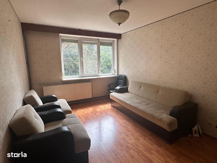 Apartament cu 2 camere semidecomandat în Rovine