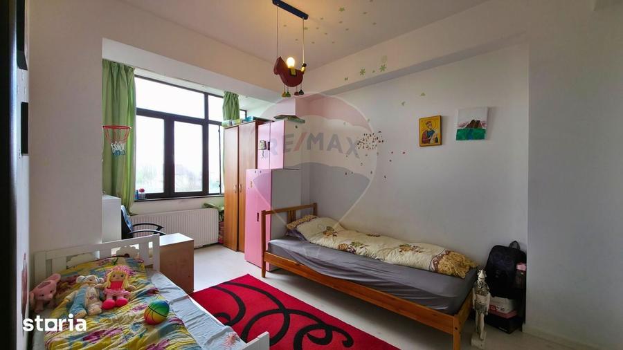 Apartament cu 3 camere semidecomandat în Eminescu