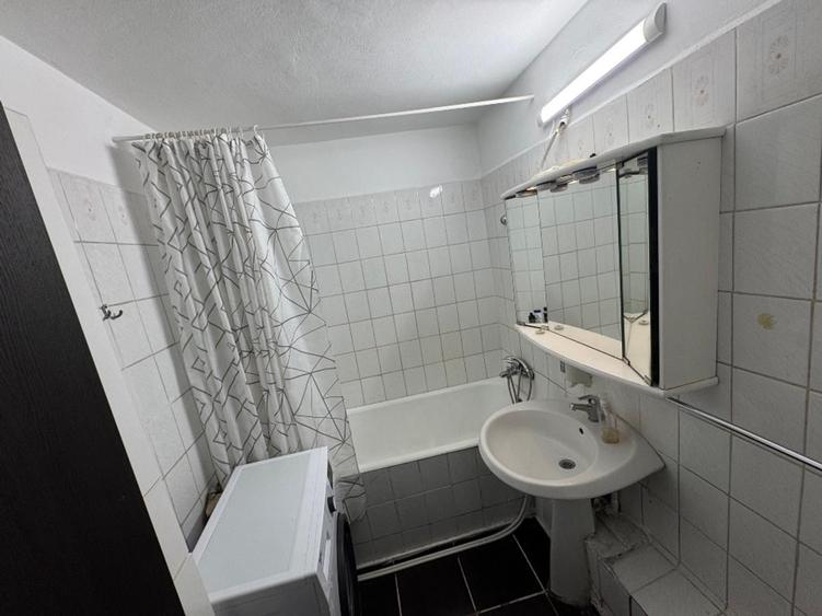Apartament cu 2 camere decomandat în Decebal