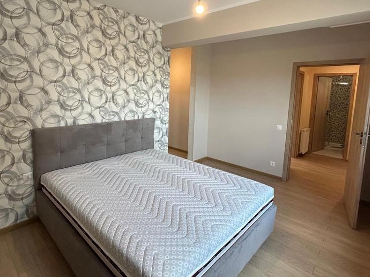 Apartament cu 3 camere semidecomandat, mobilat în Bucureștii Noi