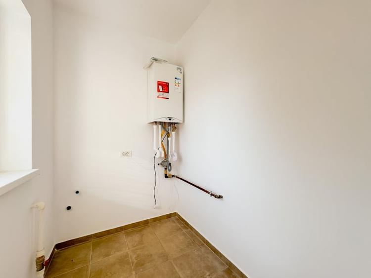 Casă individuală cu 4 camere cu Teren 375 Mp în Exterior Vest