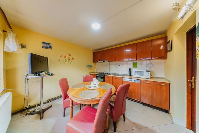 Casă individuală cu 5 camere cu Canalizare în Central