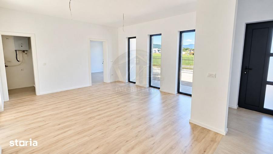 Casă cu 3 camere cu Teren 300 Mp în Micești
