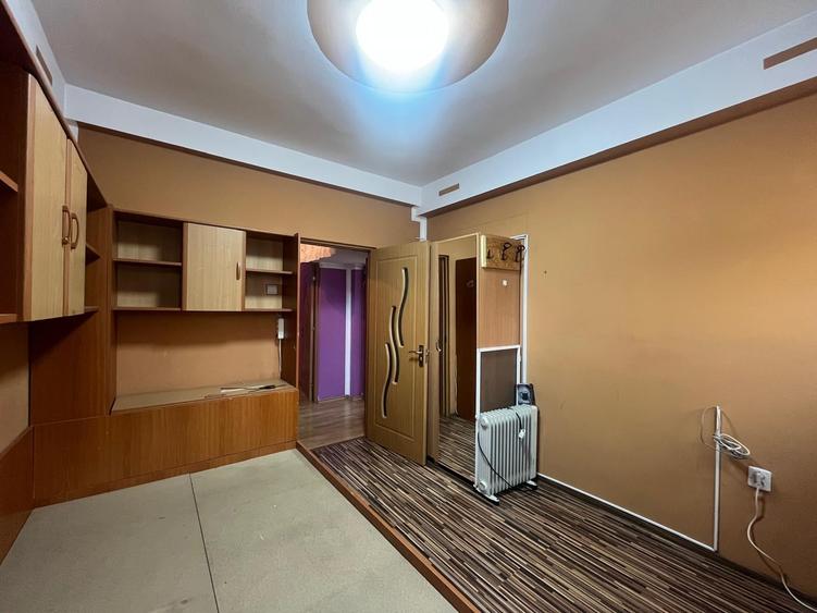 Apartament cu 3 camere decomandat, mobilat în Ferentari