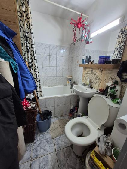 Apartament cu 2 camere semidecomandat în Costin Georgian