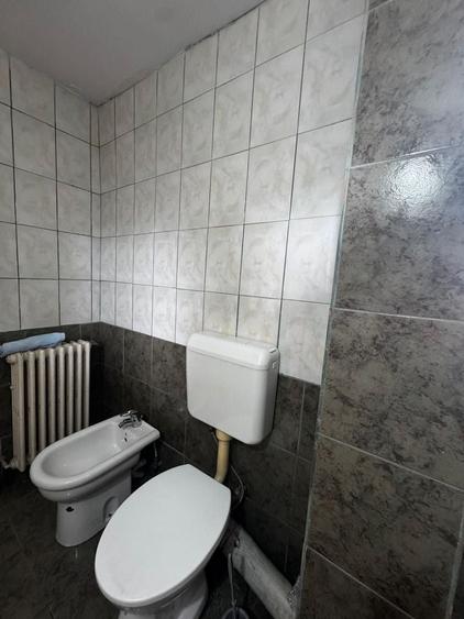 Casă individuală cu 6 camere cu Canalizare în Rahova