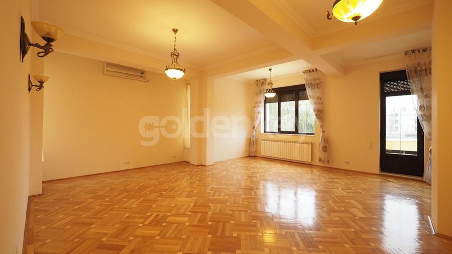 Casă individuală cu 8 camere cu Piscina în Pipera