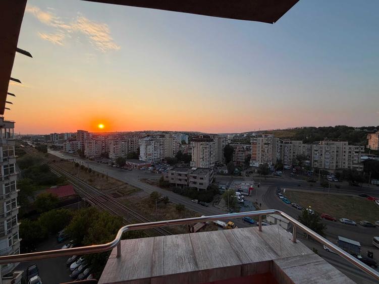 Apartament cu 3 camere decomandat în Alexandru cel Bun