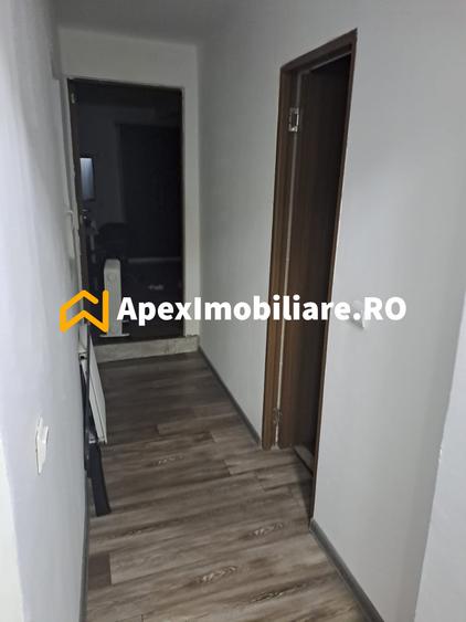Casă individuală cu 4 camere cu Canalizare în Doamna Ghica