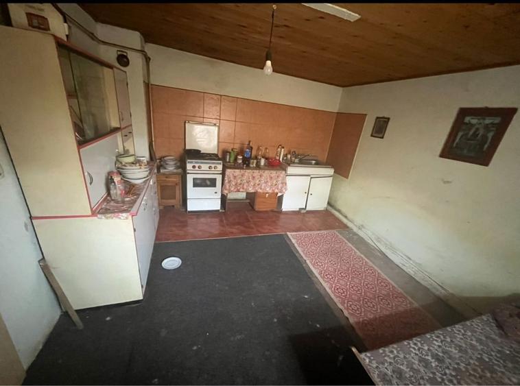 Casă cu 4 camere în Cricău