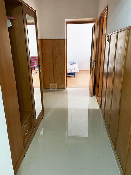 Apartament cu 3 camere decomandat, mobilat în Central
